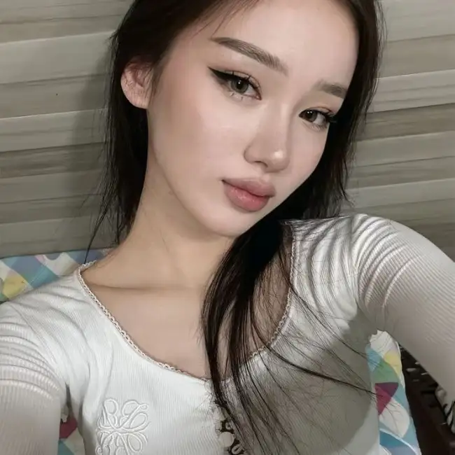 Айша, 20